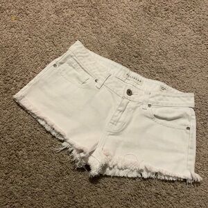 Bullhead White Denim Low Rise Shorts BBB1